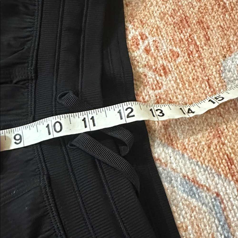 Lululemon Dance Studio Relaxed-Fit Mid-Rise Cargo Pant
Black W5GILS like new Med - Picture 7 of 8
